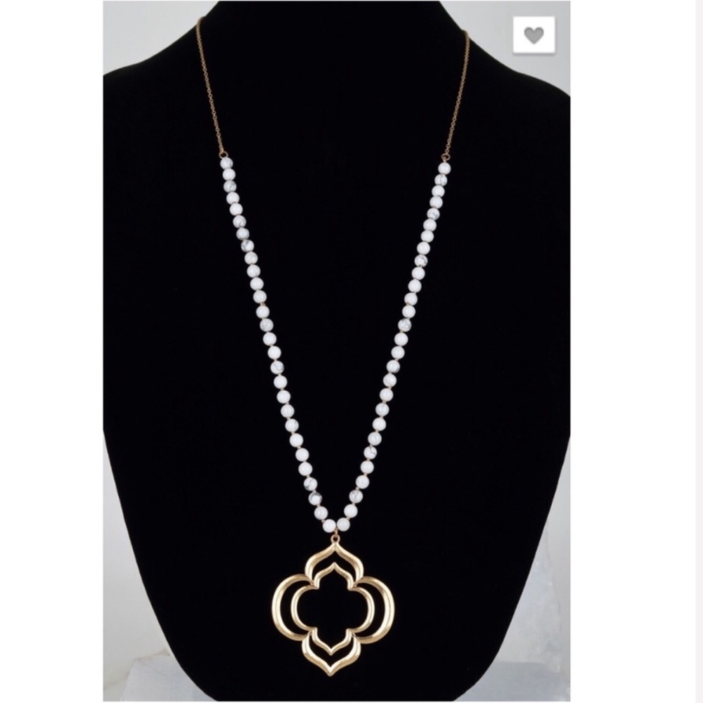 Moroccan Spoon Flower Stone Howlite White Necklace - Picture 2 of 4